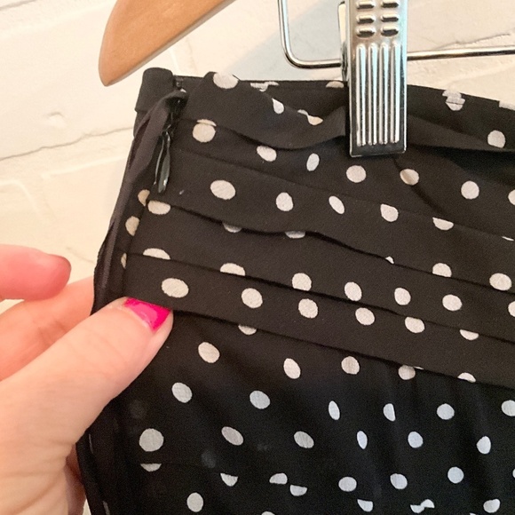 NWT Nine West Midi Skirt 100% silk Black White Polka Dot Flowy Lined Sz 14 - Picture 9 of 13